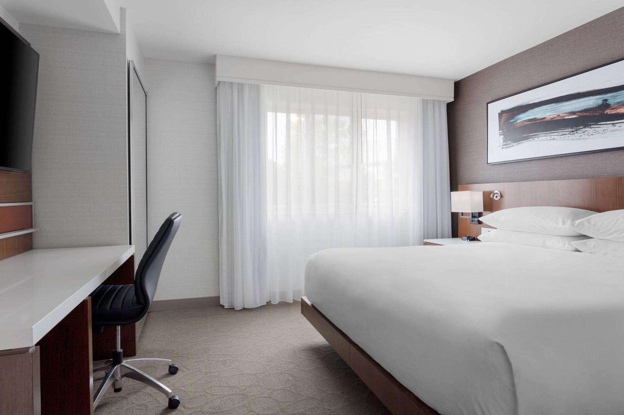 Delta Hotels By Marriott Берлингтон Экстерьер фото