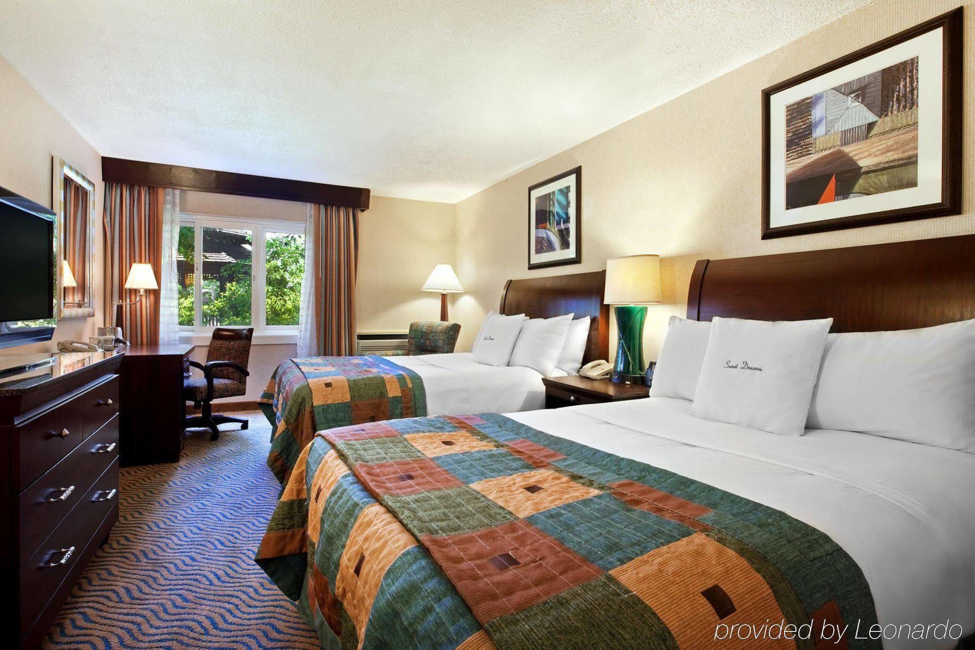 Delta Hotels By Marriott Берлингтон Экстерьер фото