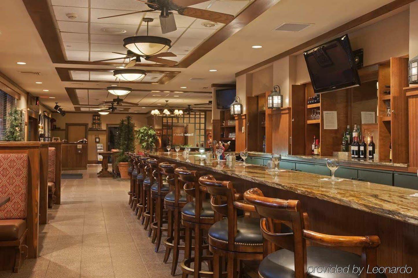 Delta Hotels By Marriott Берлингтон Экстерьер фото